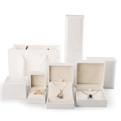 Exquisite Custom white Box Packaging Jewelry Bangle Long Chain Pendent Ring Box With Paper Bag